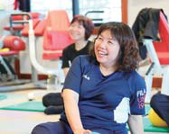笑顔でプログラムを受講する、すずさんの写真