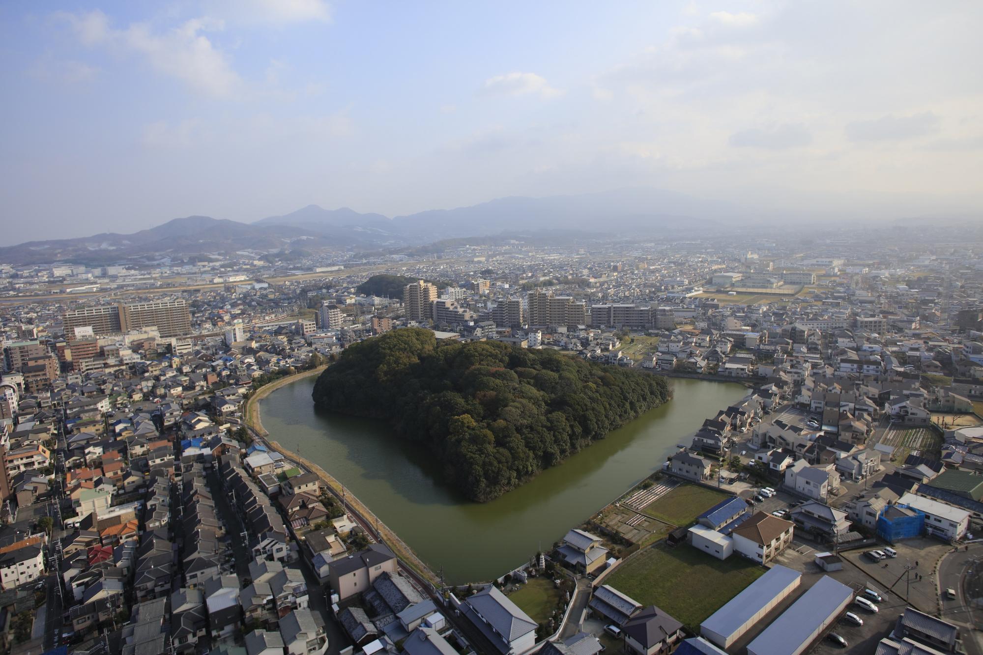 白鳥陵古墳