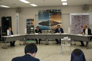 百舌鳥・古市古墳群世界文化遺産登録推進本部会議の様子1