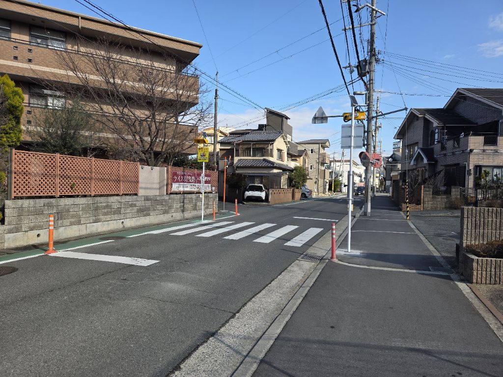 西浦1丁目11地内(栄町交差点より南西に約130m)