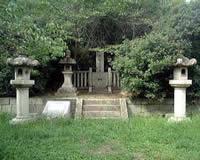 源頼義の墓