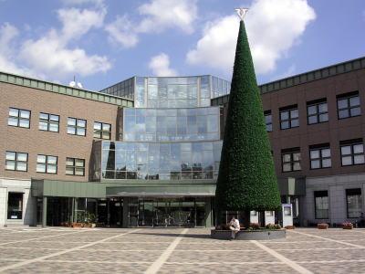 中央図書館のあるLicはびきのの外観です