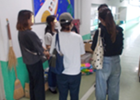 250614_会長と協議中(3年学年委員)
