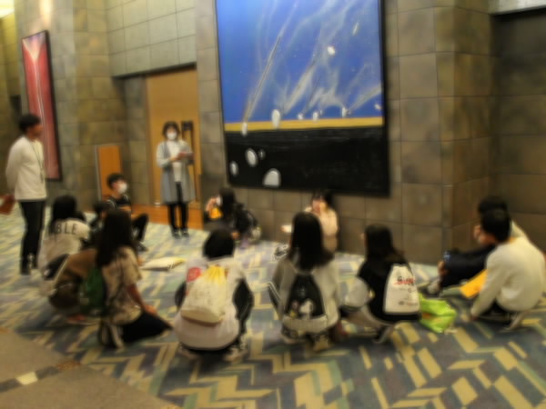6年修学旅行ふりかえりのようす