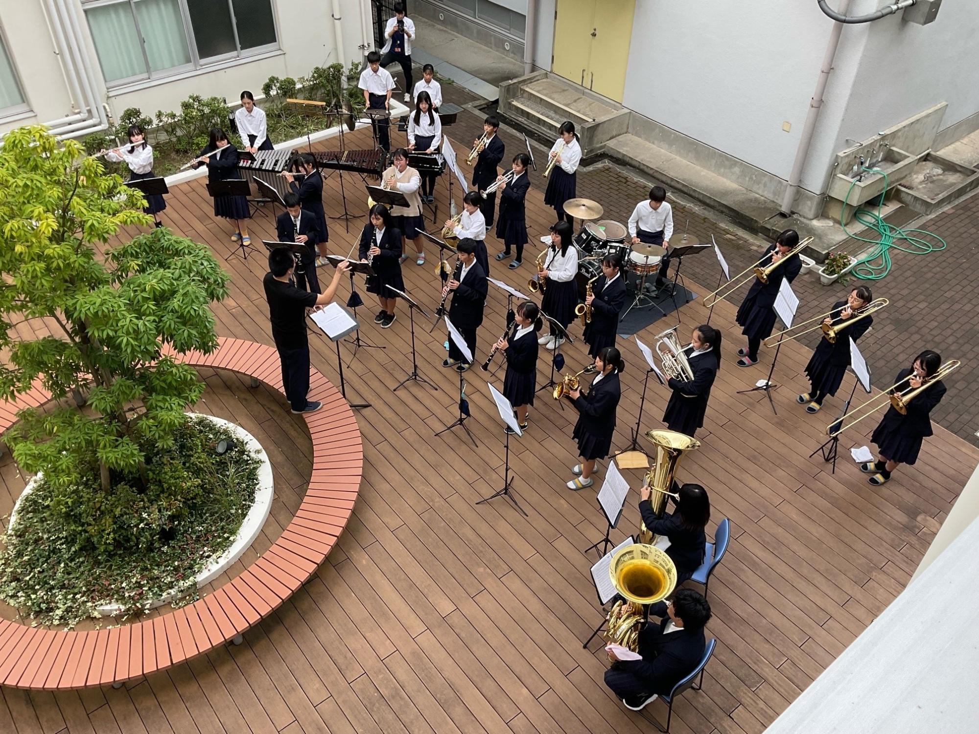 中庭コンサート２