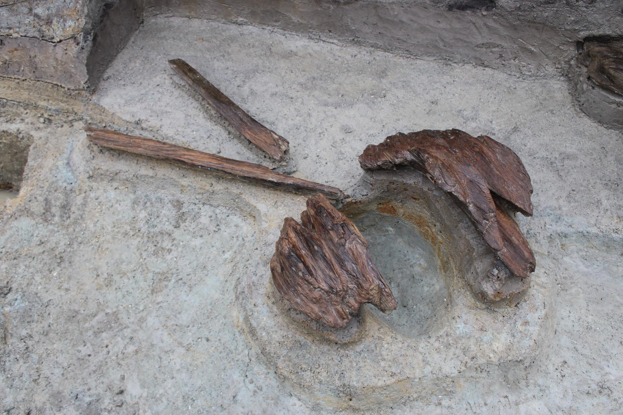 笠形木製品出土