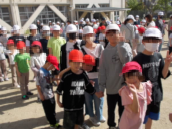 250421_1年と6年入場前