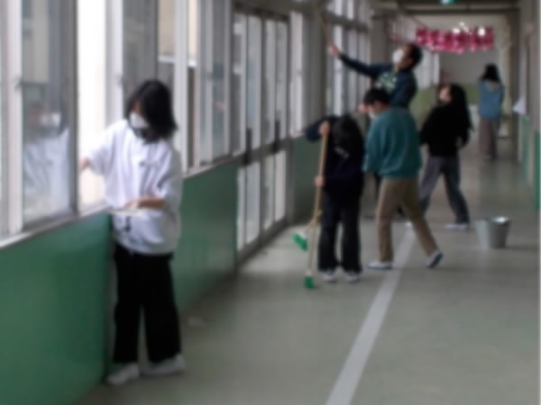 250317_卒業式準備廊下そうじ