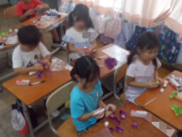 250909_1年ぶどうをつくる子ども