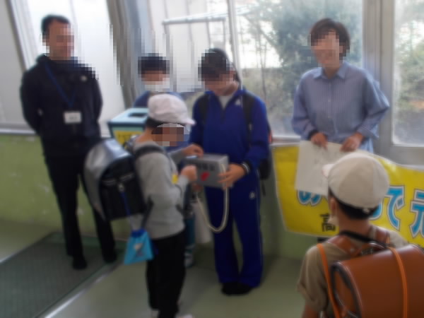 30日募金しているところ