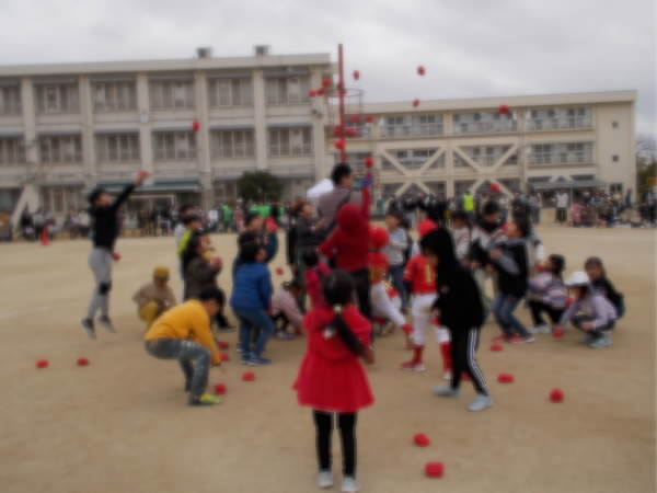 子ども玉入れ