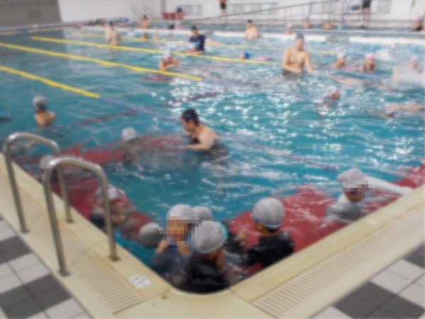 3年水泳の学習　個別練習