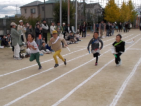 低学年のリレー