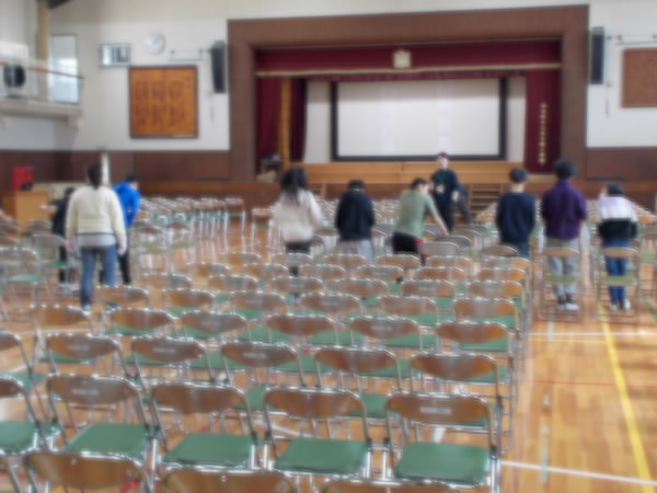 250317_卒業式準備体育館