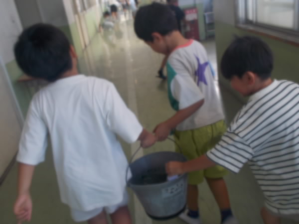 21006_そうじのようす