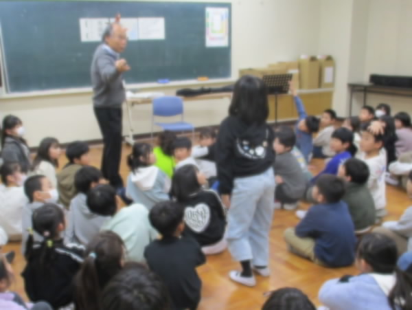 260225_2年馬頭琴ゲストティーチャー