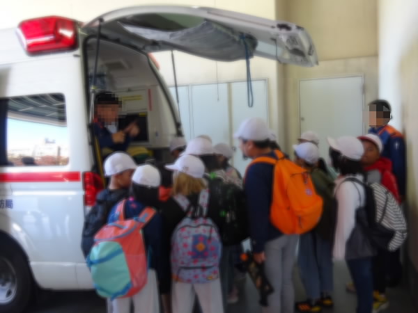3年救急車見学